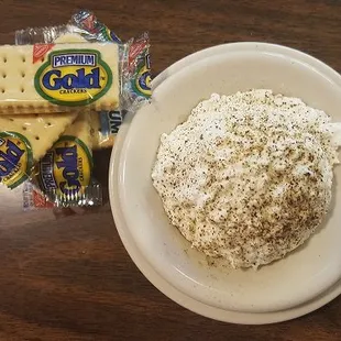 Cottage Cheese w/ crackers