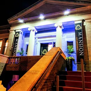 steps leading up to the entrance