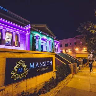 the entrance to the mansion