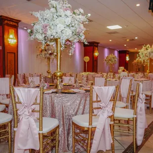 Dusty Rose, Gold, Ivory Decorations