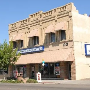Manteca Bedquarters