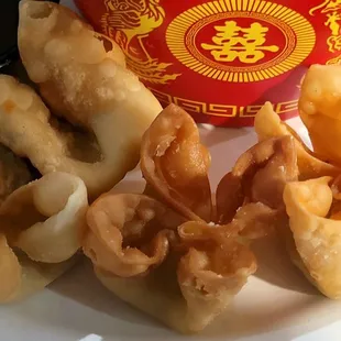 Crab rangoons