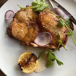 Heritage Green Circle Half Chicken, Chili De Arbol, White Bbq Sauce, Watermelon Radish, Sorrel, Lemon
