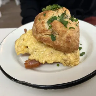Breakfast sandwich