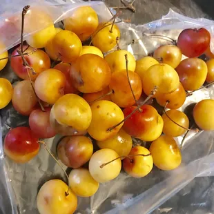 Cheated on Over-Ripened // Tastes  like week-old rotten (should be thrown away) Rainier cherries