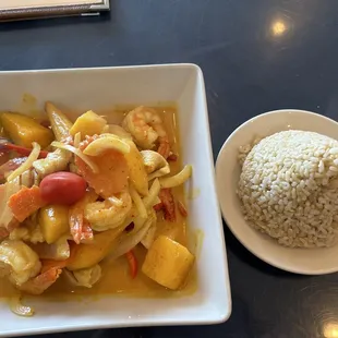 Mango curry with shrimp &amp; chicken