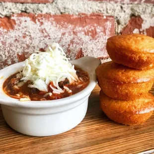 Chili w/cornbread