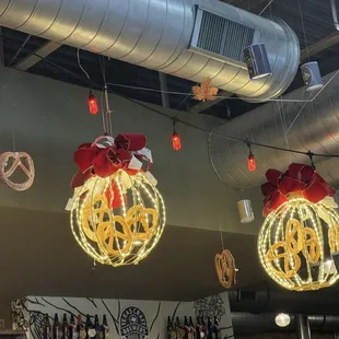 Nice holiday pretzel themed decor!