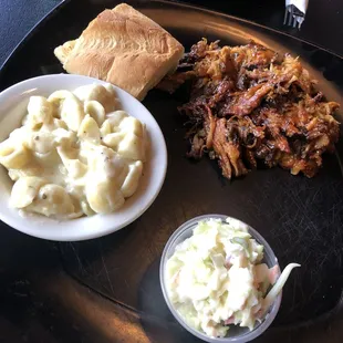 Pulled pork dinner with Mac and slaw