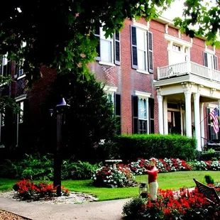 Award-Winning Historic B&amp;B, Alpaca &amp; Llama Farm, and Fiber Farm Store