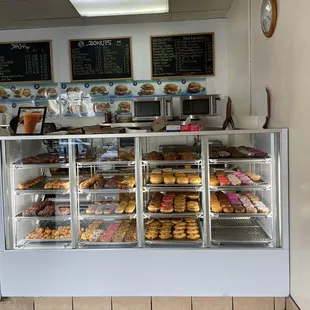 a display case of doughnuts