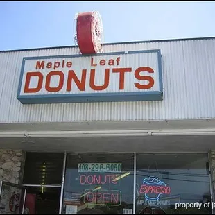 Found photos for everyone off jatbar.