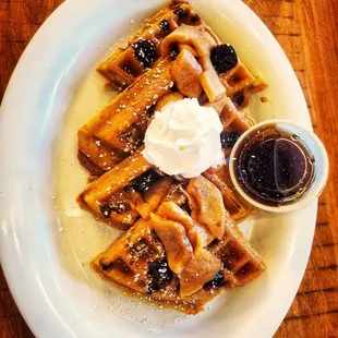 Pumpkin Waffle with Roated Apples