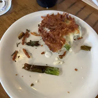 Classic Biscuit - Smashbrown, Egg & Cheese