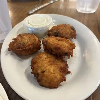 Classic Biscuit - Smashbrown, Egg & Cheese