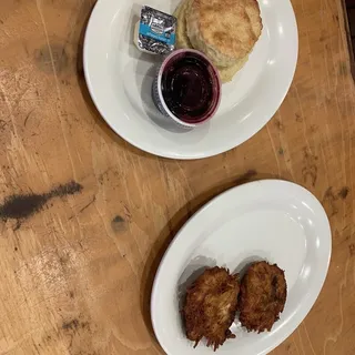 Classic Biscuit - Smashbrown, Egg & Cheese