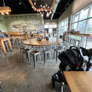 Seating and order/pick up area