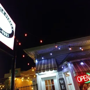 the outside of the restaurant