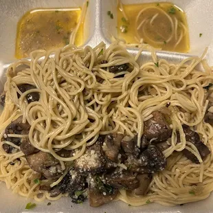 Angel hair with mushrooms