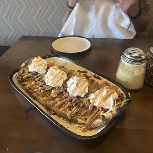 Cheesecake flatbread! Delish!