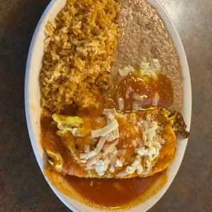 a plate of mexican food