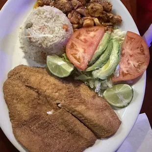 Pescado Empanizado Y Pulpo