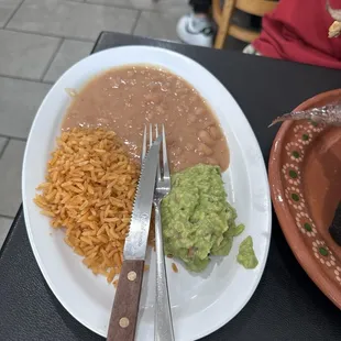 Rice, beans and guacamole served with molcajete   @rosyeatssj