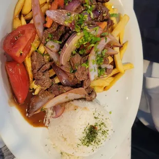 Lomo saltado