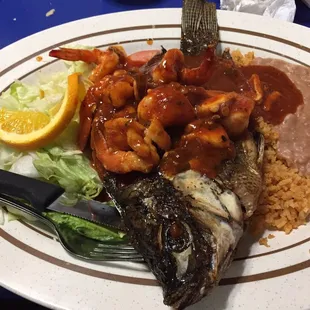 Mojarra Con Camarones Al Mojo De Ajo