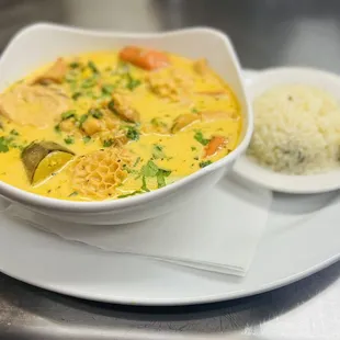 Sopa de mondongo en coco