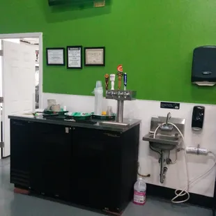 Dos equis, negro modelo, shock top, bud light on tap.