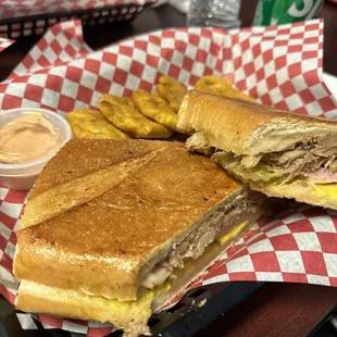 Cubano sandwich (9").
