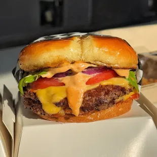 OG Burger (Instagram: foodwithbros)