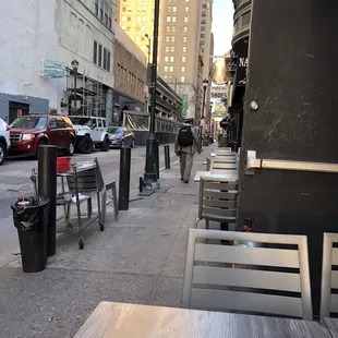 sidewalk seating on Sansom