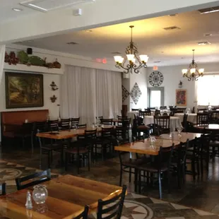 Beautiful decor and ambiance. Easy to miss from the outside.