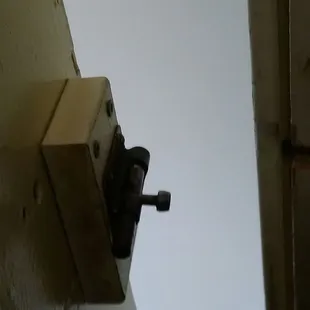 All stalls are not able to lock