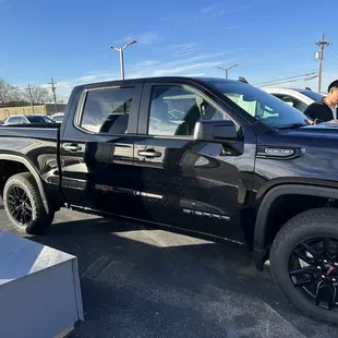 2024 GMC SIERRA $68,000
