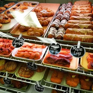 food, donuts, dough desserts