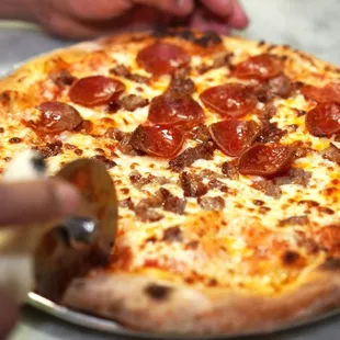 Half and half pizza (pepperoni and cheese)