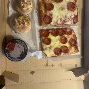 Sicilian Pizza &amp; garlic knots