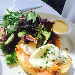 Smoked Salmon Benedict*