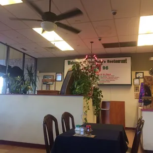 Looking from dining room back towards the entrance and cashier/To-Go order pick-up area.