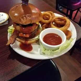 Hangover Burger with onion rings