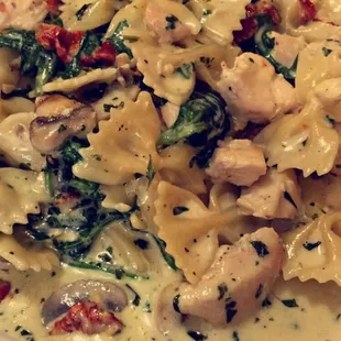 Love the pasta bar! So many options for you to build yourself the perfect pasta dish :)