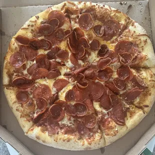 Large Original Crust Pepperoni Magnifico Pizza
