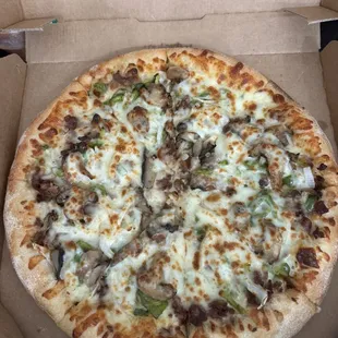 Philly cheesesteak pizza