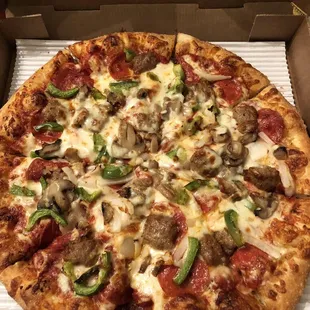Deluxe Pizza