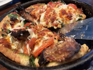 Uno Pizzaria and Grill