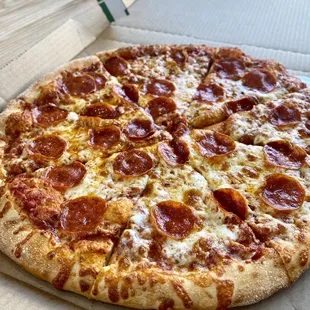 Large Pepperoni Magnifico Pizza