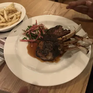 SIMPLY GRILLED LAMB CHOPS